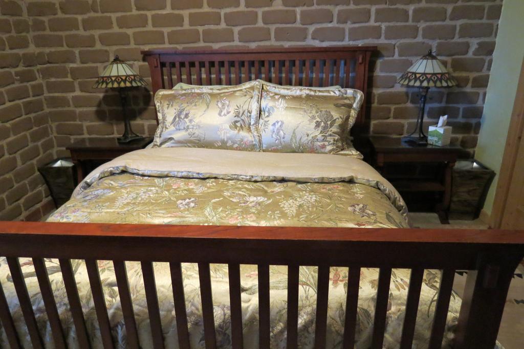 Silver River Adobe Inn Bed And Breakfast Farmington Buitenkant foto
